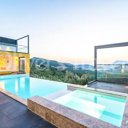 Sleeps 2 With Pool Air Con And Wifi 빌라