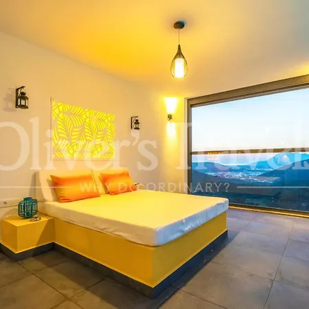 Sleeps 2 With Pool Air Con And Wifi 칼칸