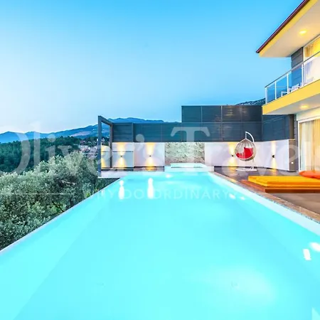 Sleeps 2 With Pool Air Con And Wifi Βίλα Καλκάν